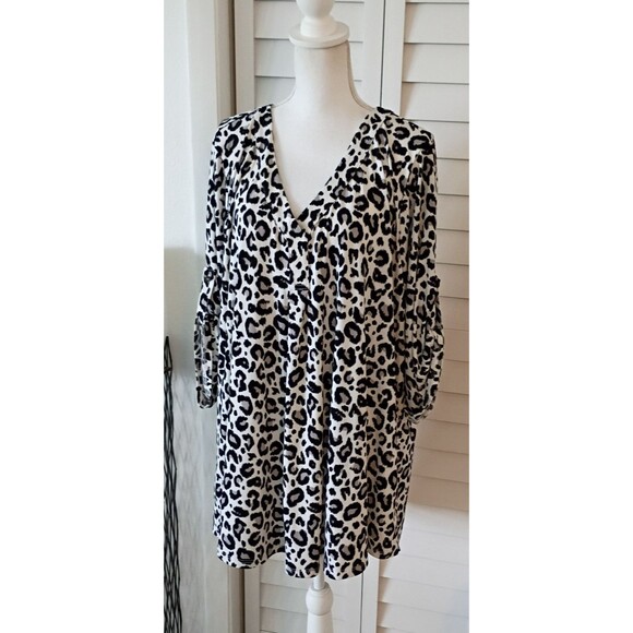 Torrid Harper Womens 4X Black Gray Leopard Crepe de Chine Flutter Sleeve Blouse - Picture 9 of 11